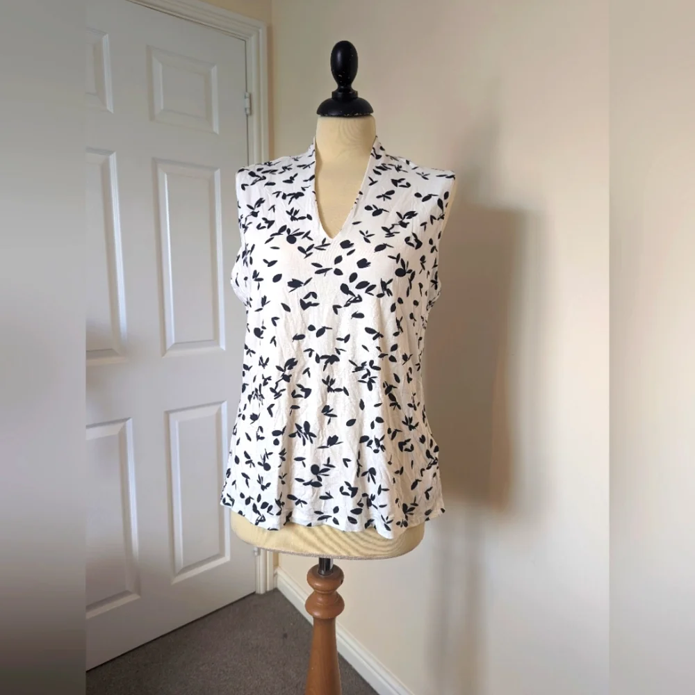 Hobbs black and white top size L - Picture 1 of 9